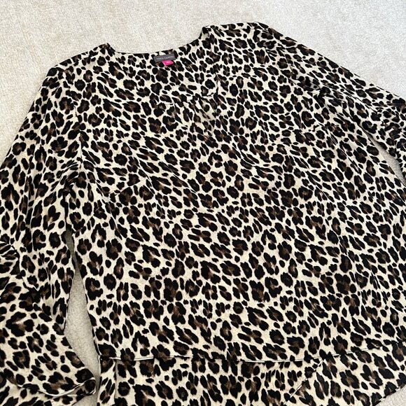 Vince Camuto Faux Wrap Bell Sleeve Animal Print Blouse Top 2X - Picture 3 of 8